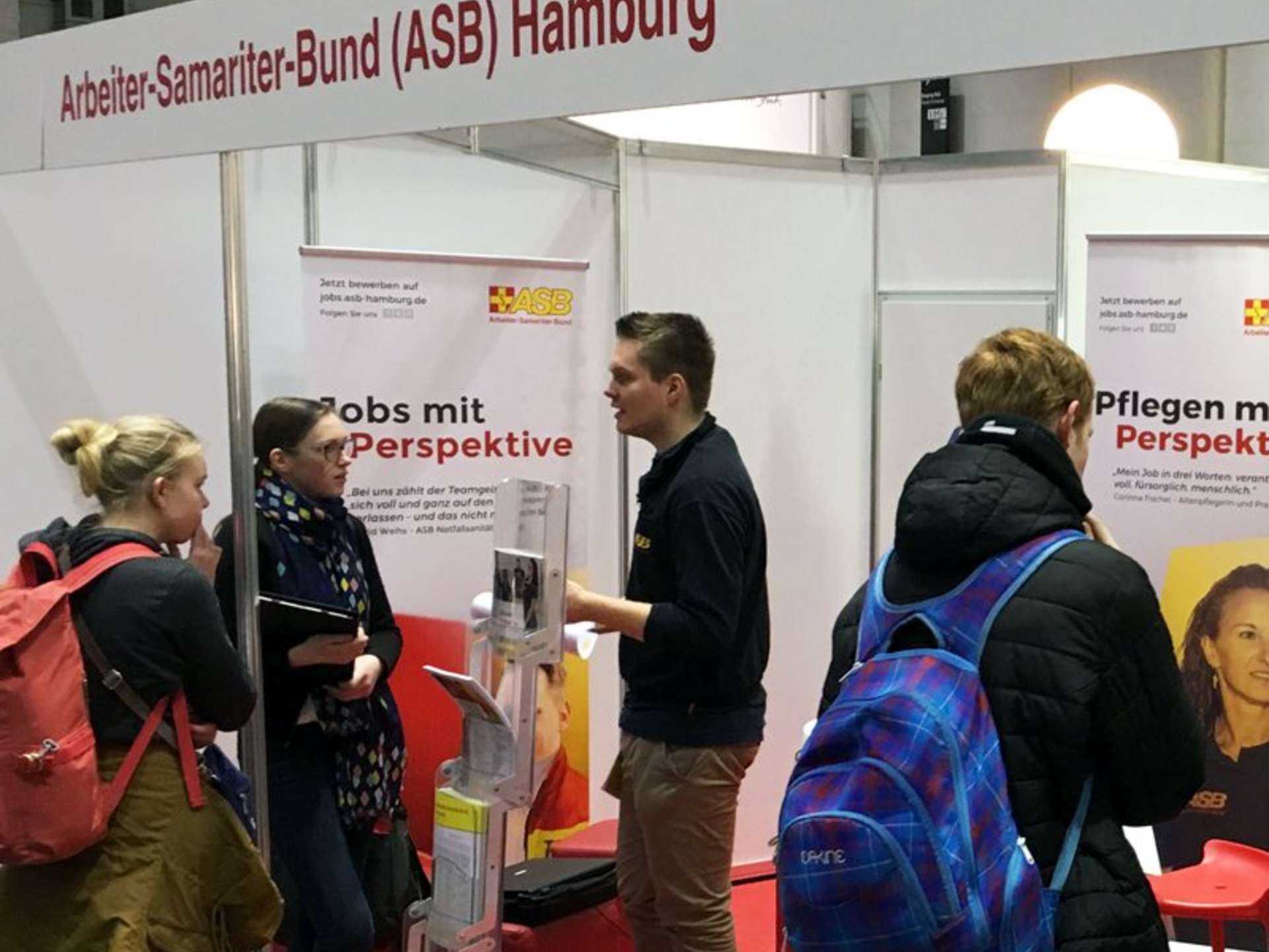 ASB Hamburg Stand auf der Jobmesse Einstieg