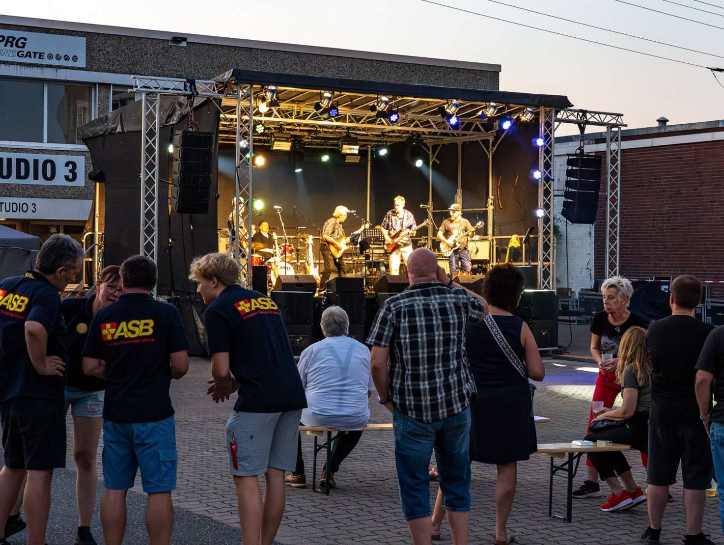 Auftritt der Band Roaring Silence beim Stadtteilfest des ASB Ortsverband Hamburg-Nordost e.V.  Foto: Arne Schütte.
