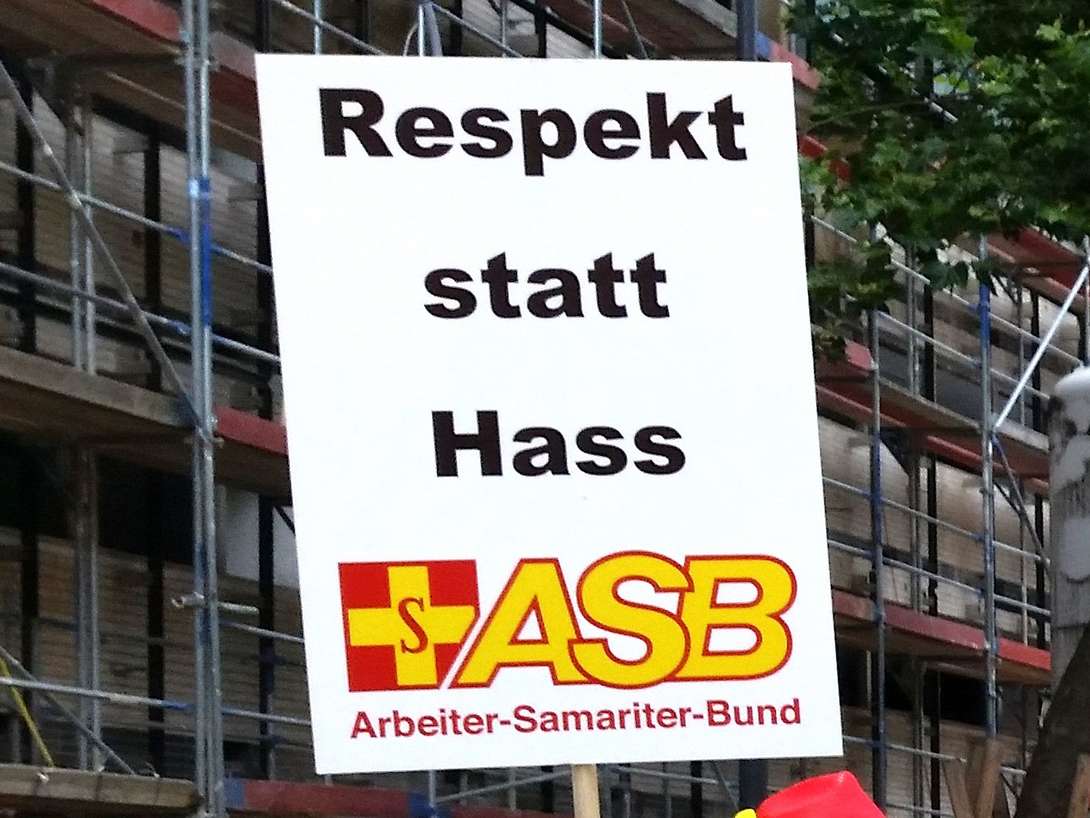 ASB Hamburg unterstützt "Hamburg steht auf - gegen Rechtsextremismus und neonazistische Netzwerke". Foto: ASB NRW.