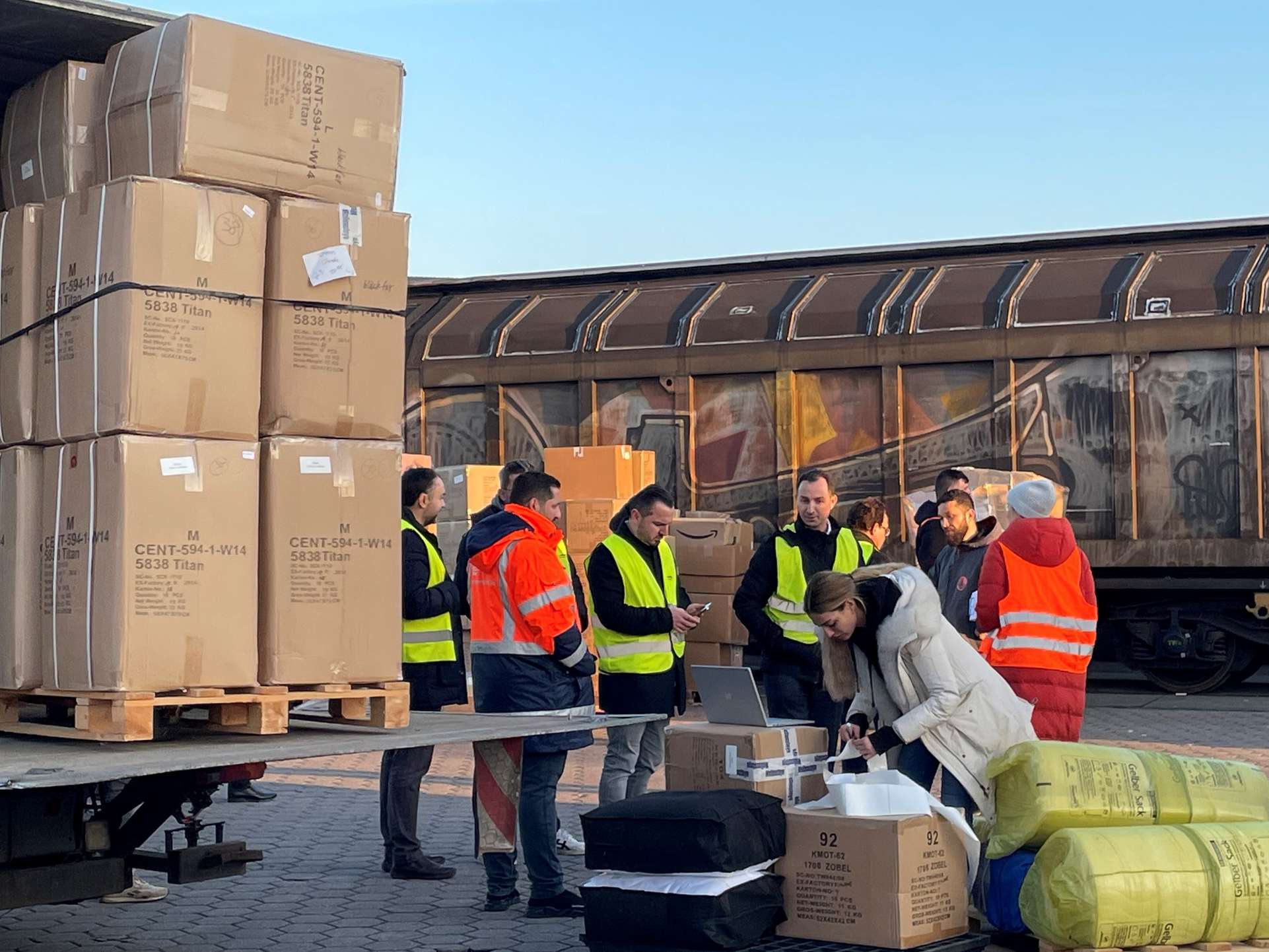 Warenspenden auf dem Weg in die Türkei. Foto: ASB Hamburg.