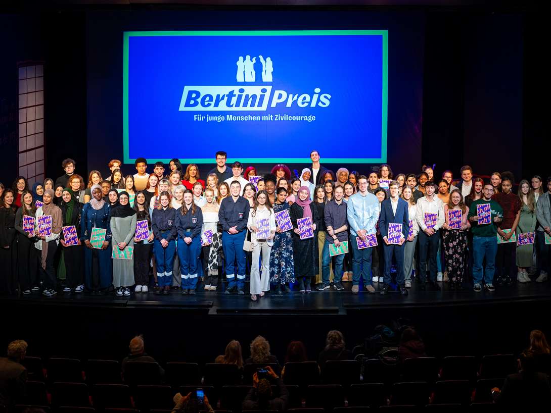 Gruppenfoto der Preisträger:innen des Bertinipreises 2024-. Foto: Jonas Walzberg.